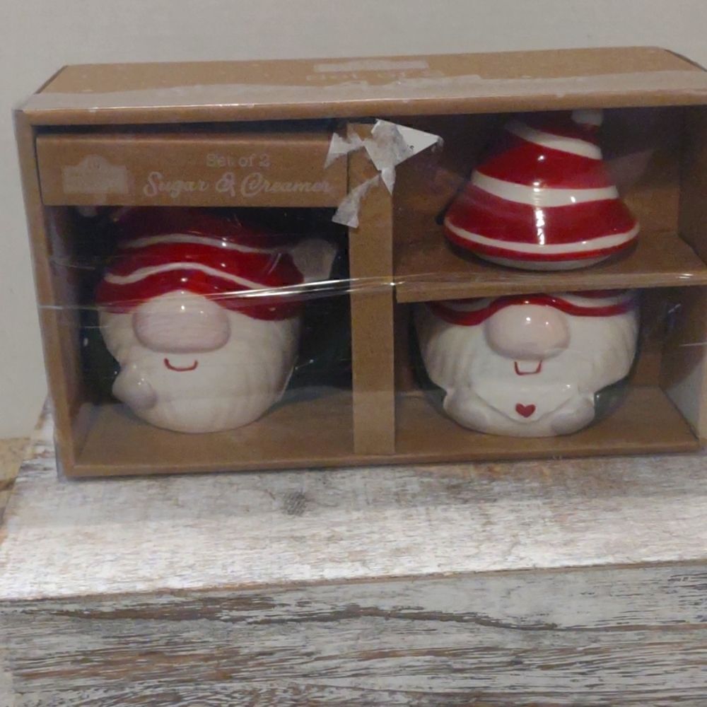 10 Strawberry Street Gnome Sugar and Creamer Set.   CH2 - Picture 2 of 5